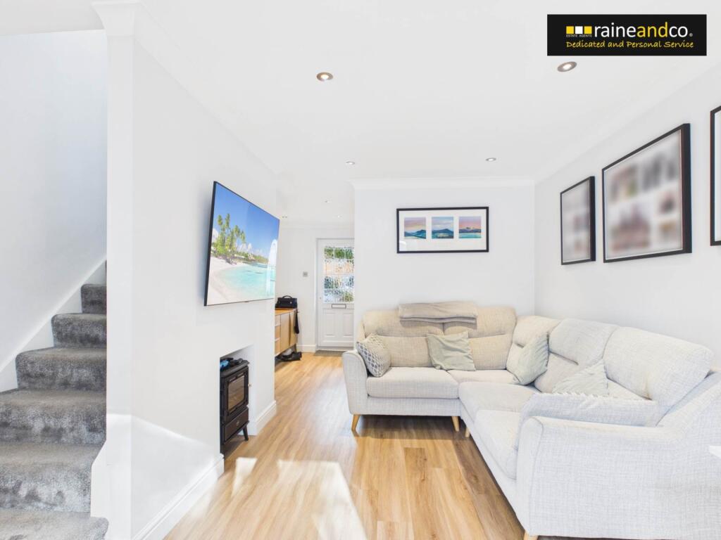 House in Potters Bar, Cranborne - View 4