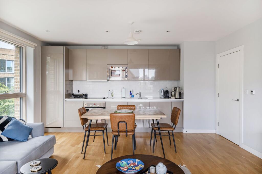 Apartment in London - View 5