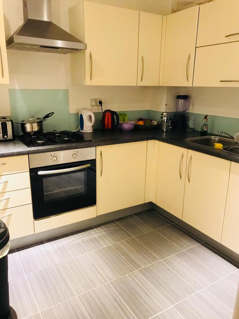 House in Romford - More