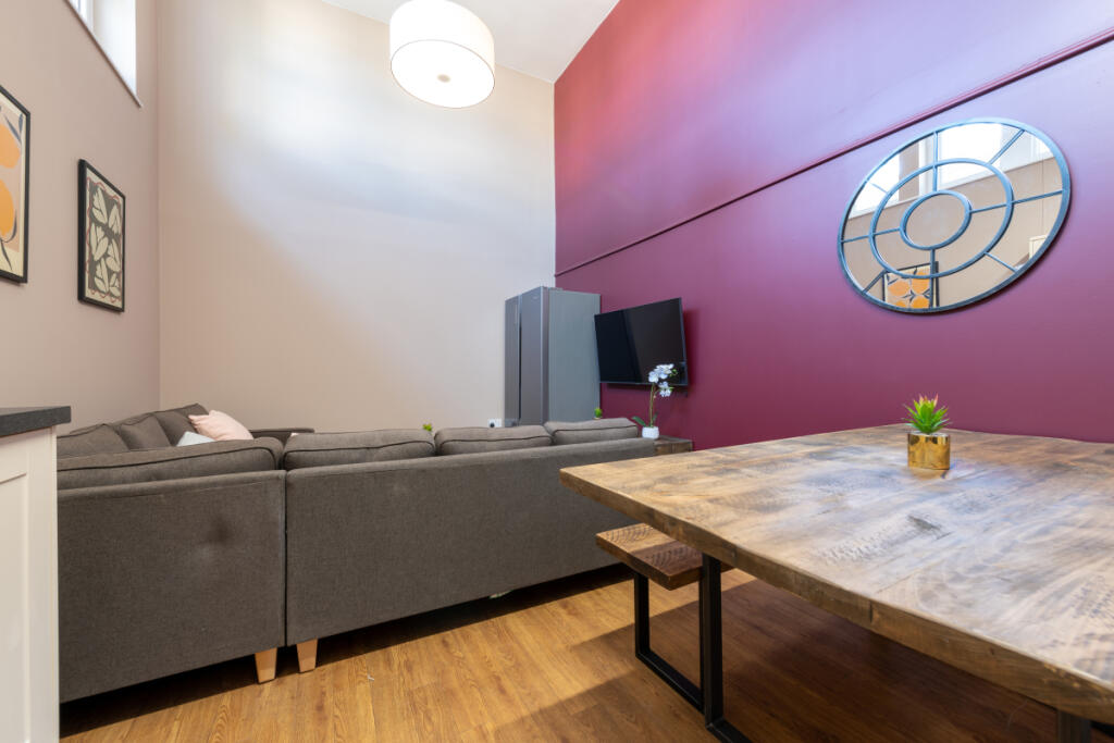 Apartment in Exeter - View 3