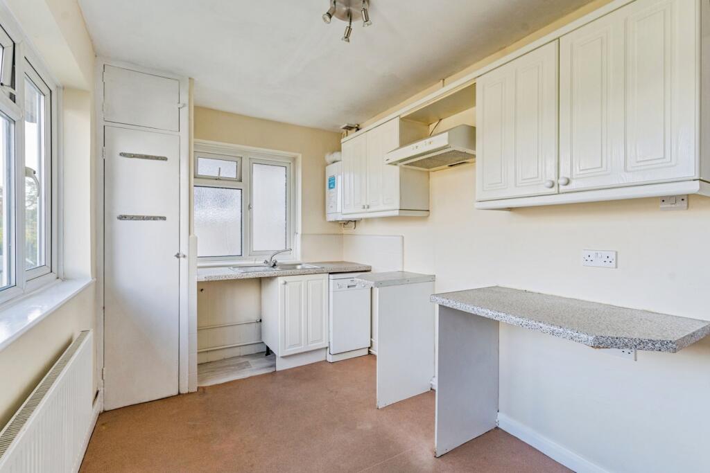 Apartment in Bromley - View 3