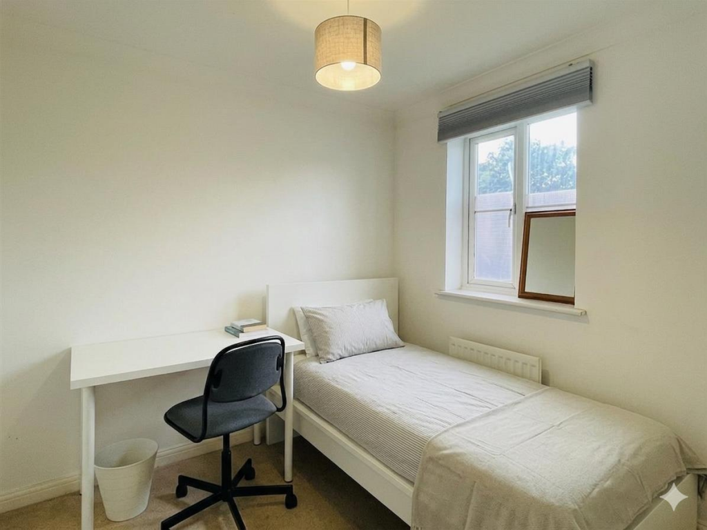 5 bedroom terraced house for rent
