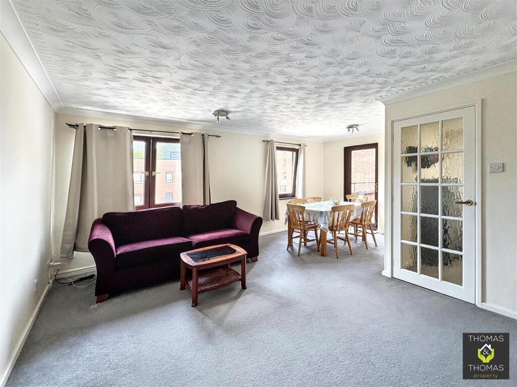 Apartment in Gloucester - View 5