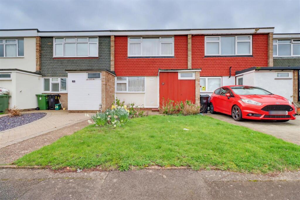 Main image of property: Rettendon Gardens, Wickford