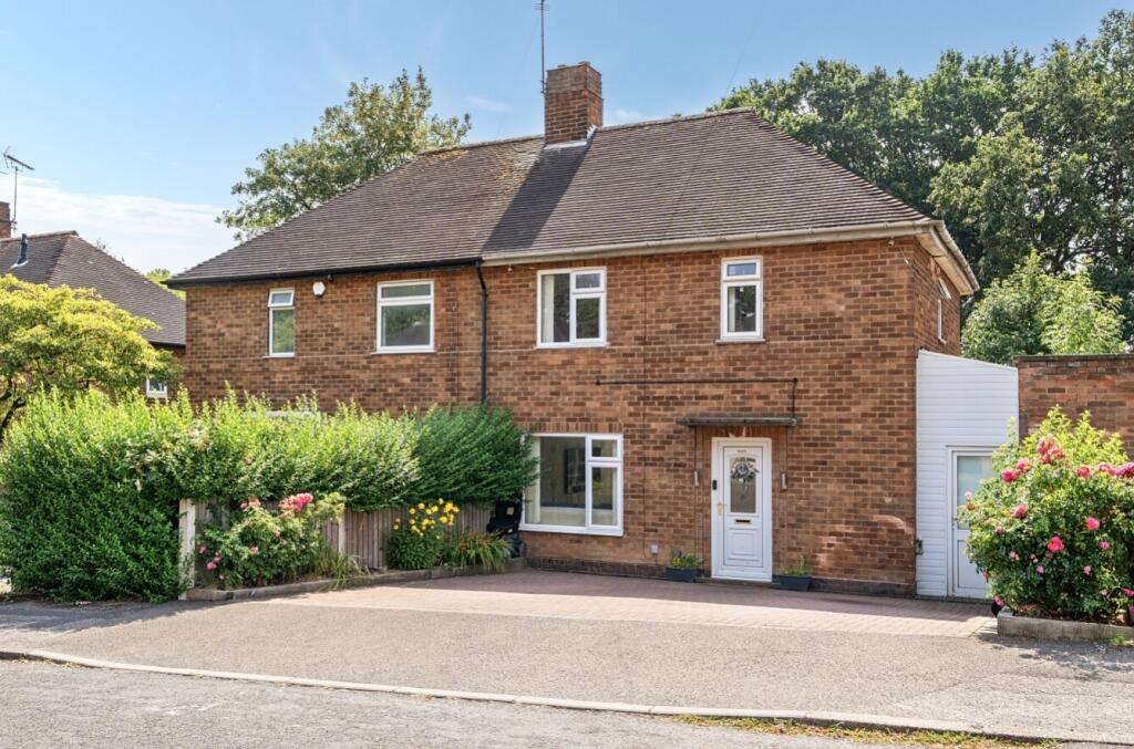 Main image of property: Fernwood Crescent, Nottingham, Nottinghamshire, NG8