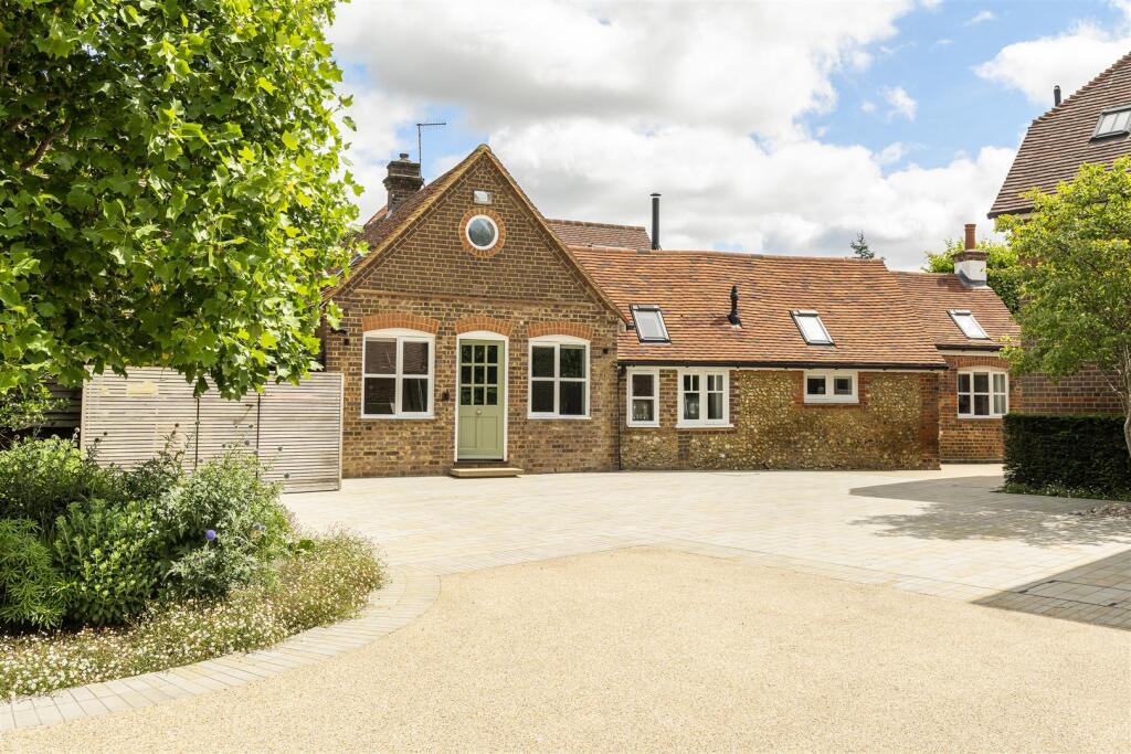 Additional image 11 of Hatching Green, Harpenden