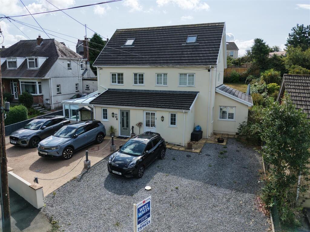 House in Burry Port, Pembrey and Burry Port Town - View 4