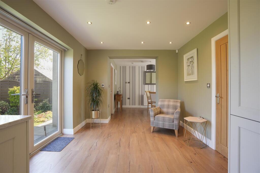 House in Sheffield, Hill Side, Penistone - More