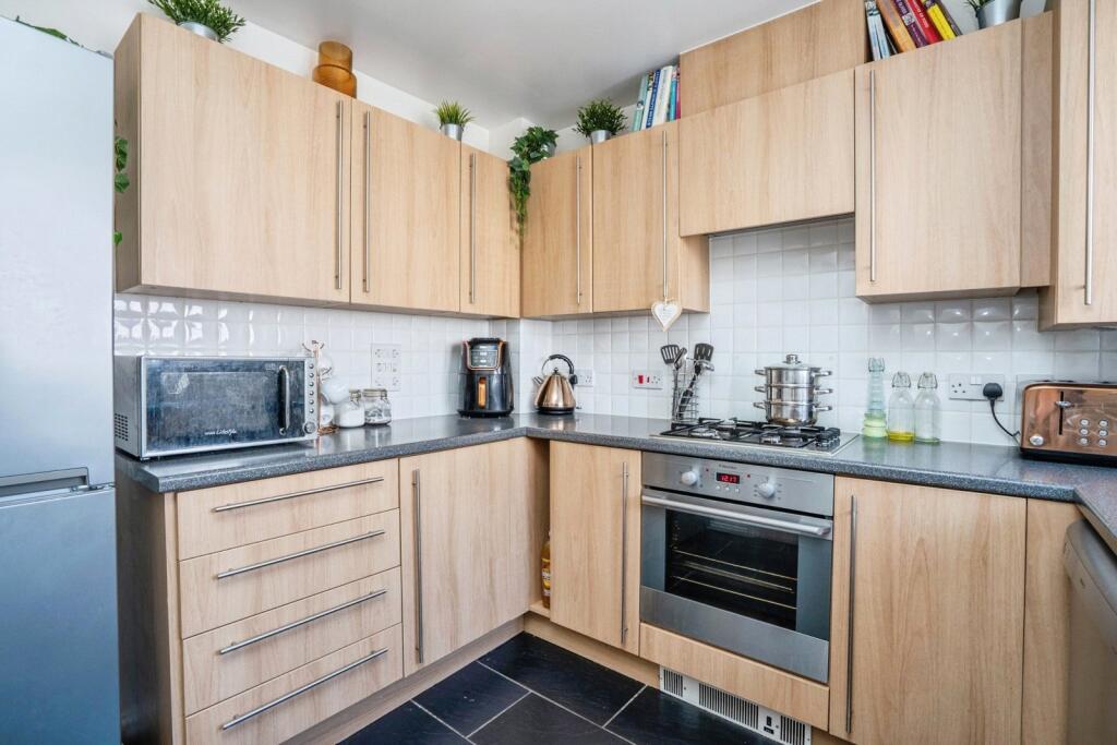 House in Portsmouth - More