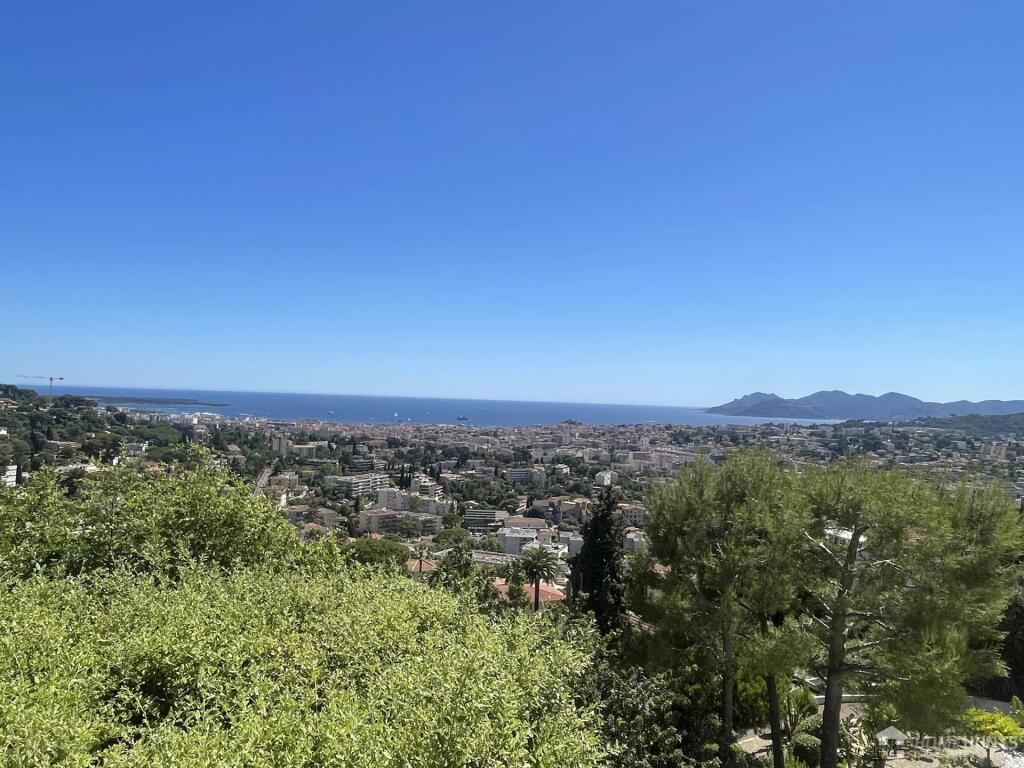 Main image of property: Provence-Alps-Cote d`Azur, Alpes-Maritimes, Le Cannet