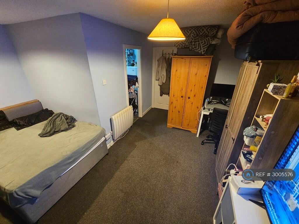 Apartment in Stockport - View 4