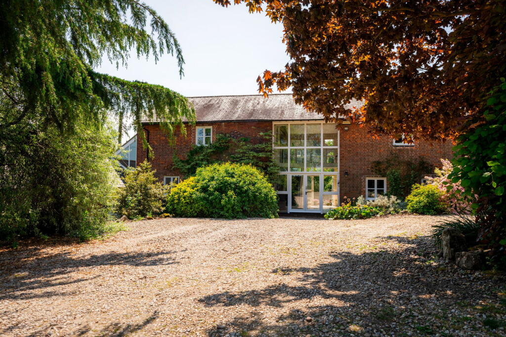 House in Maidstone, Nettlestead - View 2