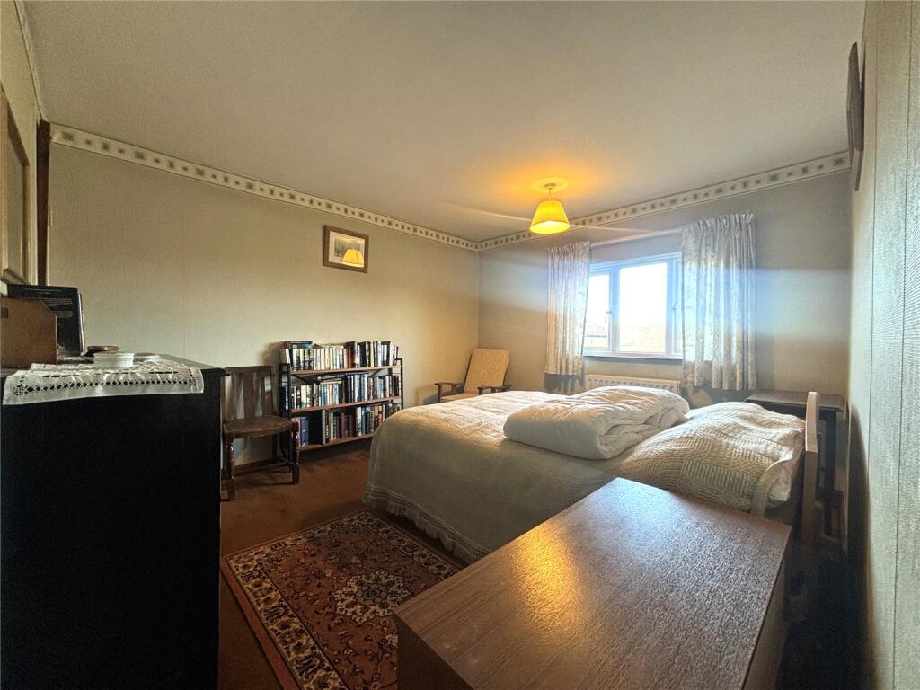 Rectory Road, Hook, Hampshire, RG27 photo 3
