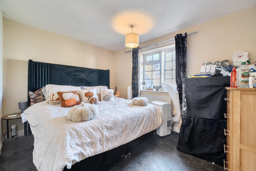 House in Bromley - View 4