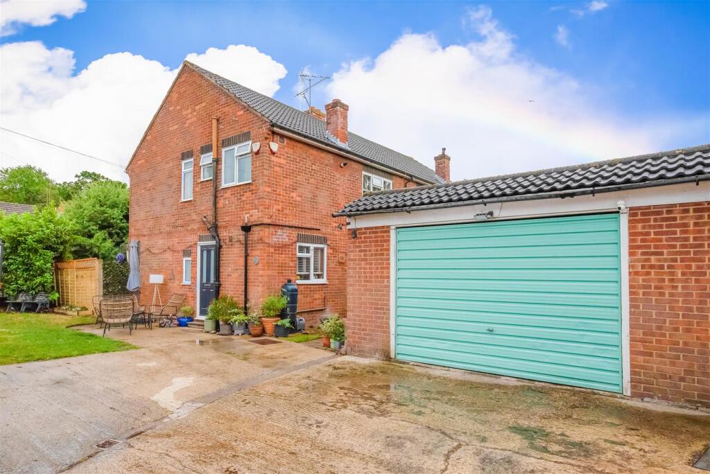 House in Surrey Heath, Camberley - More