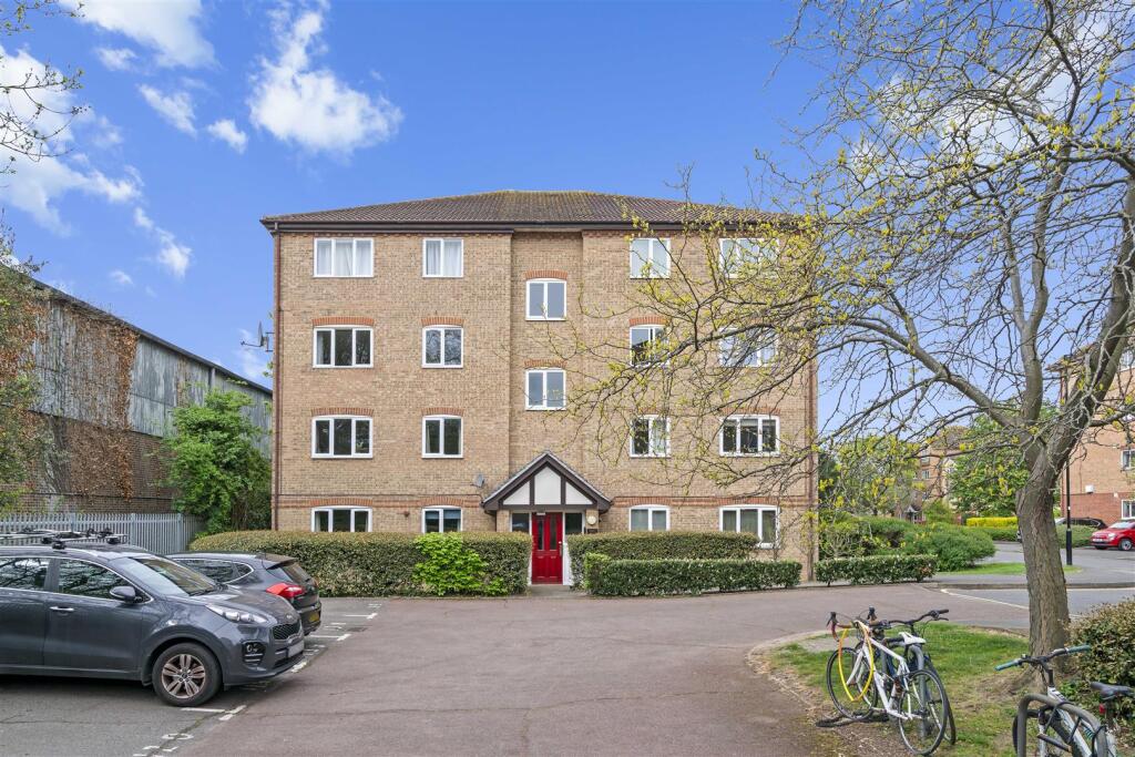Main image of property: Varsity Drive, Twickenham