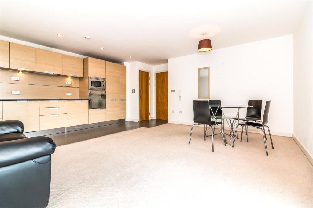 Apartment in Manchester - View 4