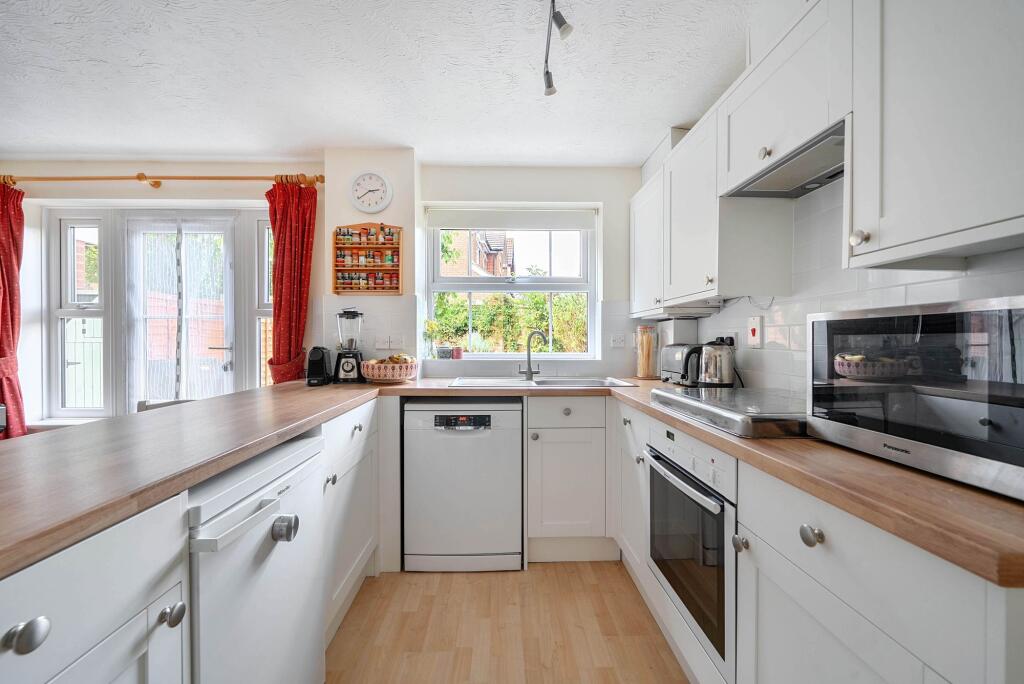 House in Winchester, Nob's Crook, Colden Common - View 5
