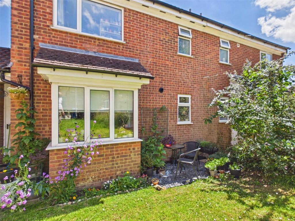 House in Kettering, Brambleside - More