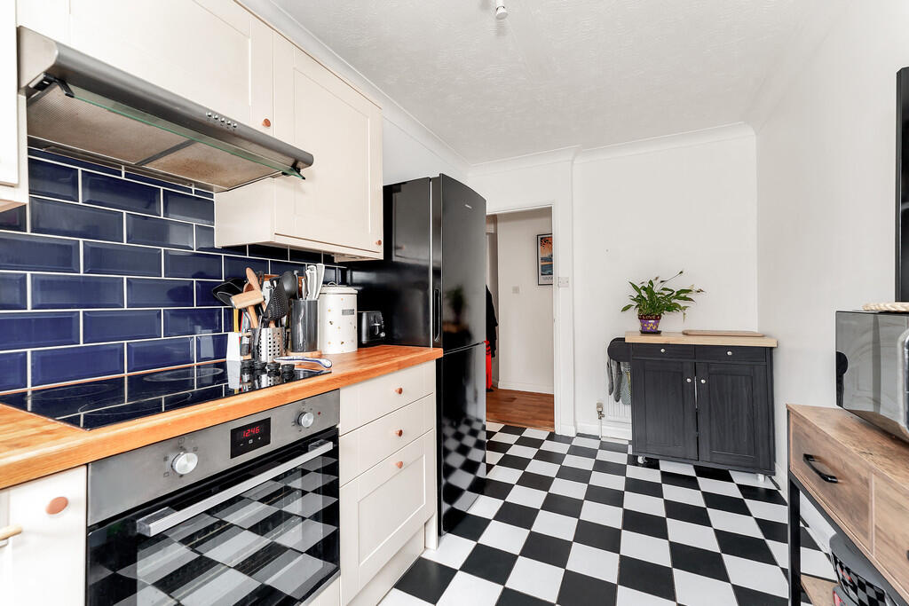 Apartment in Cambridge, The Willows, Chesterton - View 5