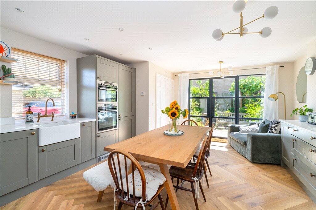 House in Leeds, Tranmere Park - View 2