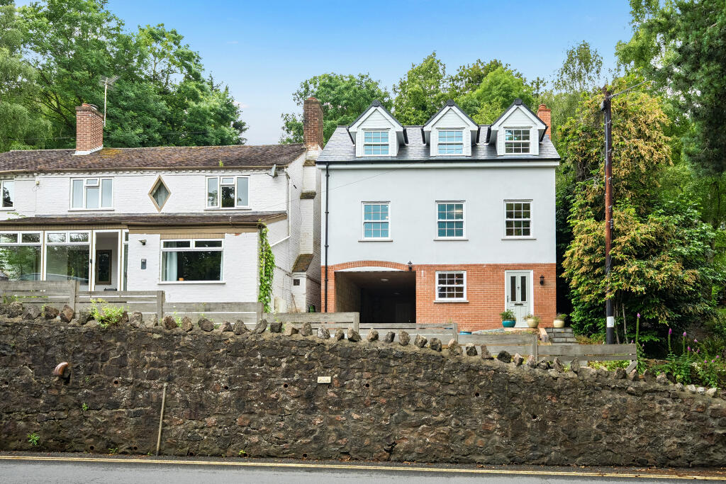 Main image of property: 226a Wells Road, Malvern, Worcestershire WR14 4HD