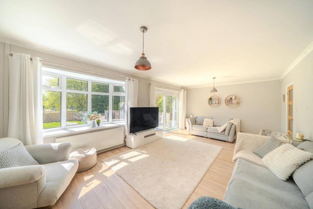 St. Lawrence Road, Chepstow, NP16 5 - More