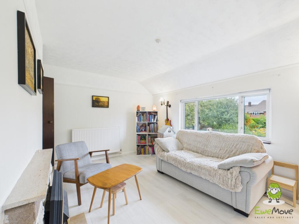 St. Andrews Road, Basingstoke, Hampshire, RG22 photo 3