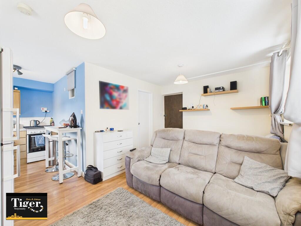 Westlands Court, Thornton-Cleveleys photo 3