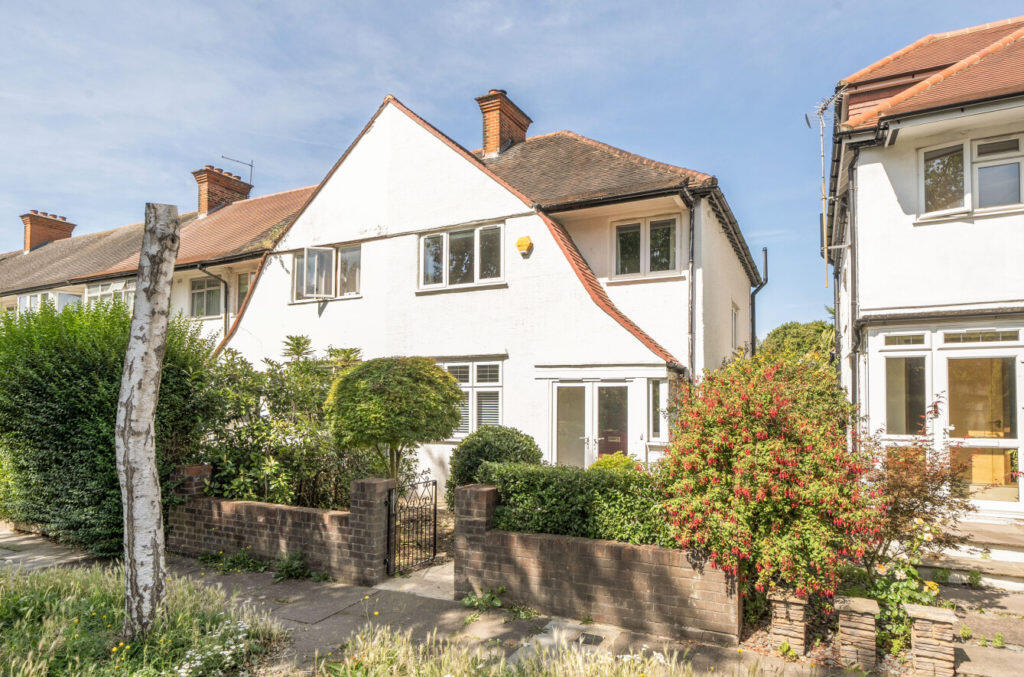 Main image of property: Princes Avenue, Acton, W3