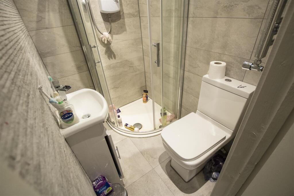6 bedroom house for rent