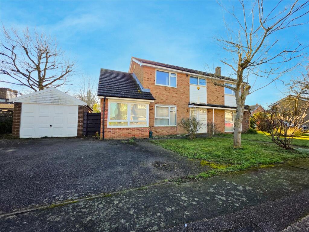 Main image of property: Chestwood Close, Billericay, Essex, CM12