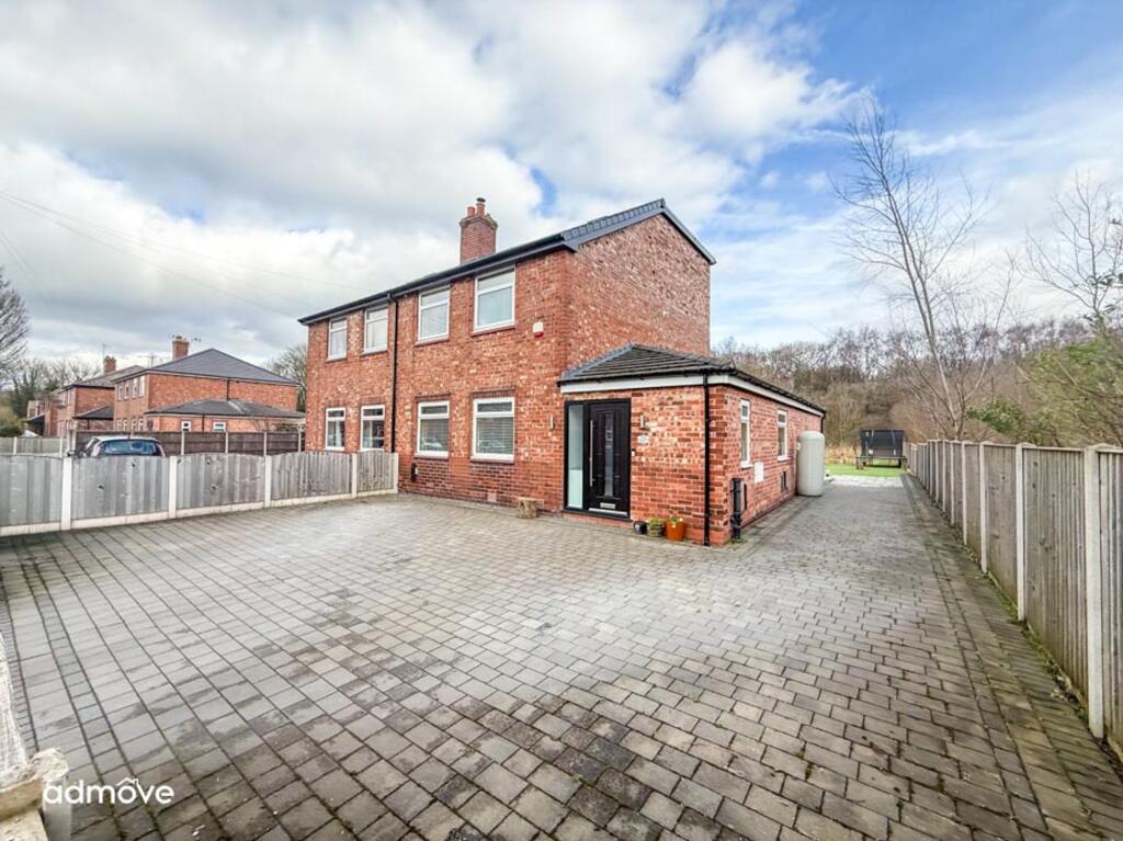 Main image of property: Broadway, Partington, M31