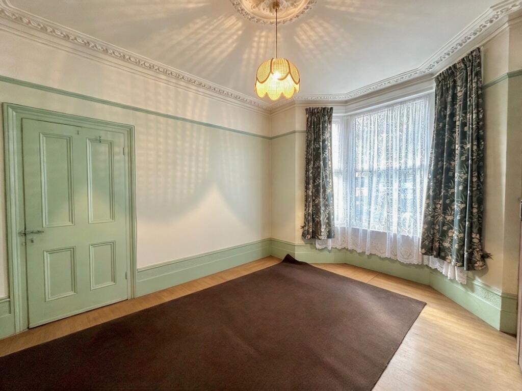 House in London - View 2