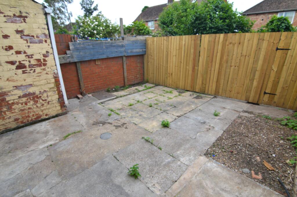 Longfield Road, Grimsby photo 5