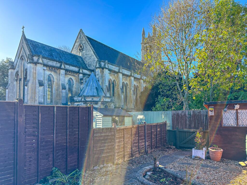 House in Bridgwater, Eastover, Somerset - View 2