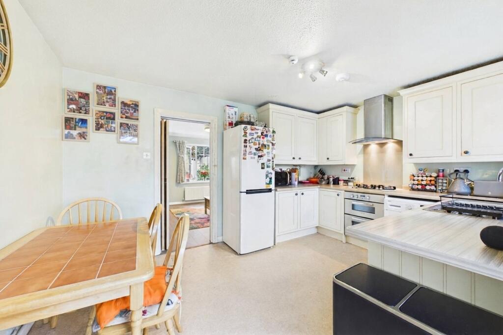 House in Rushmoor, Sandy Lane, Farnborough - View 4