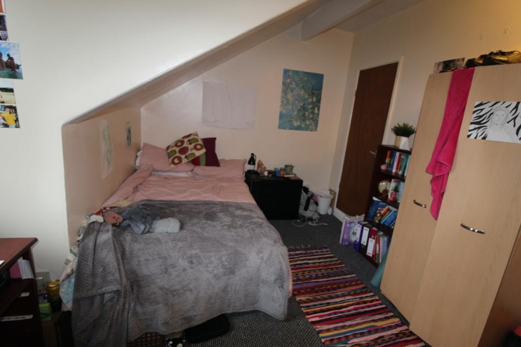 6 bedroom terraced house for rent