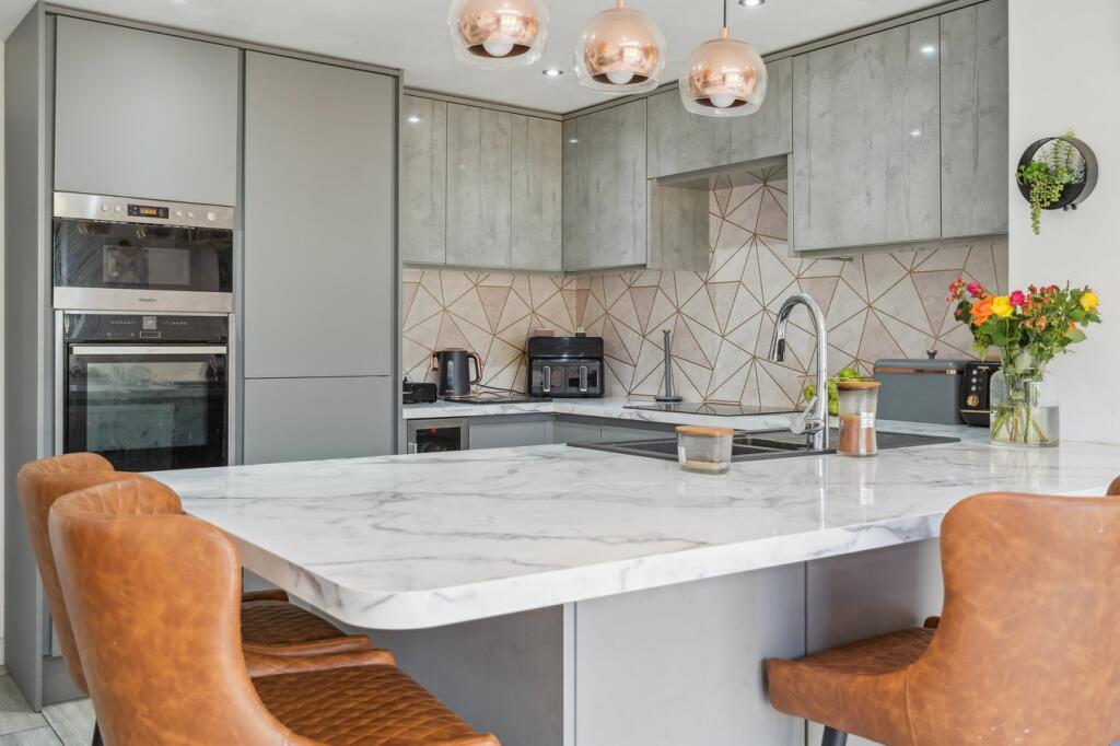 Oak End Drive, Iver Heath, SL0 photo 4