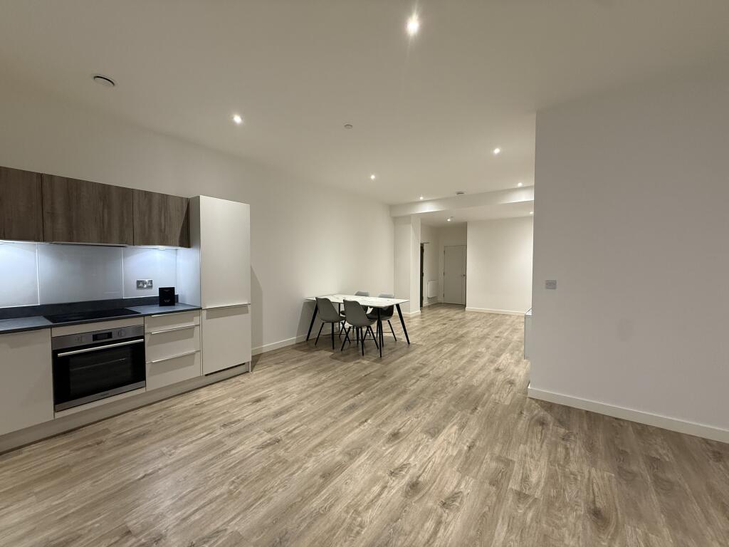 Apartment in Swindon - View 5