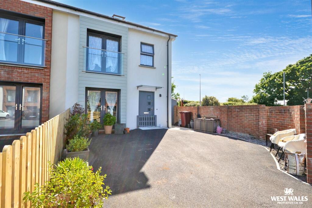 Main image of property: Hayston View, Johnston, Haverfordwest