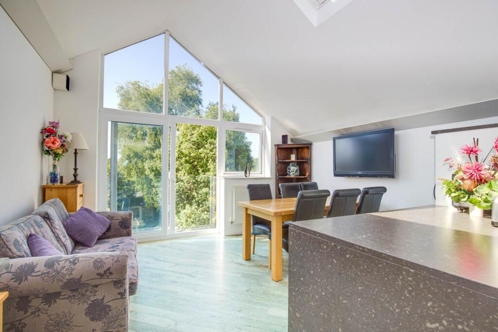 Apartment in Reading - View 3