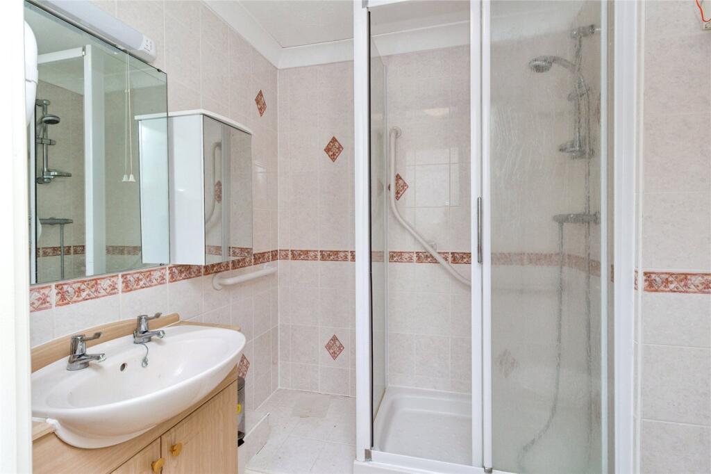 Apartment in Stoke-on-Trent - View 5