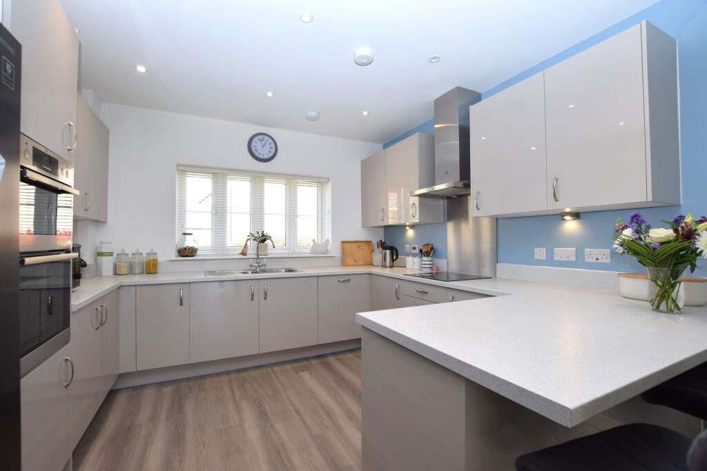 Howitt Close, Brampton, PE28 photo 2