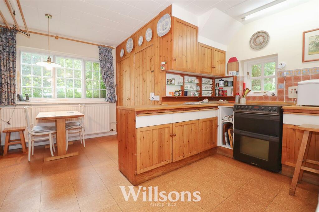 House in East Lindsey, East Keal - More