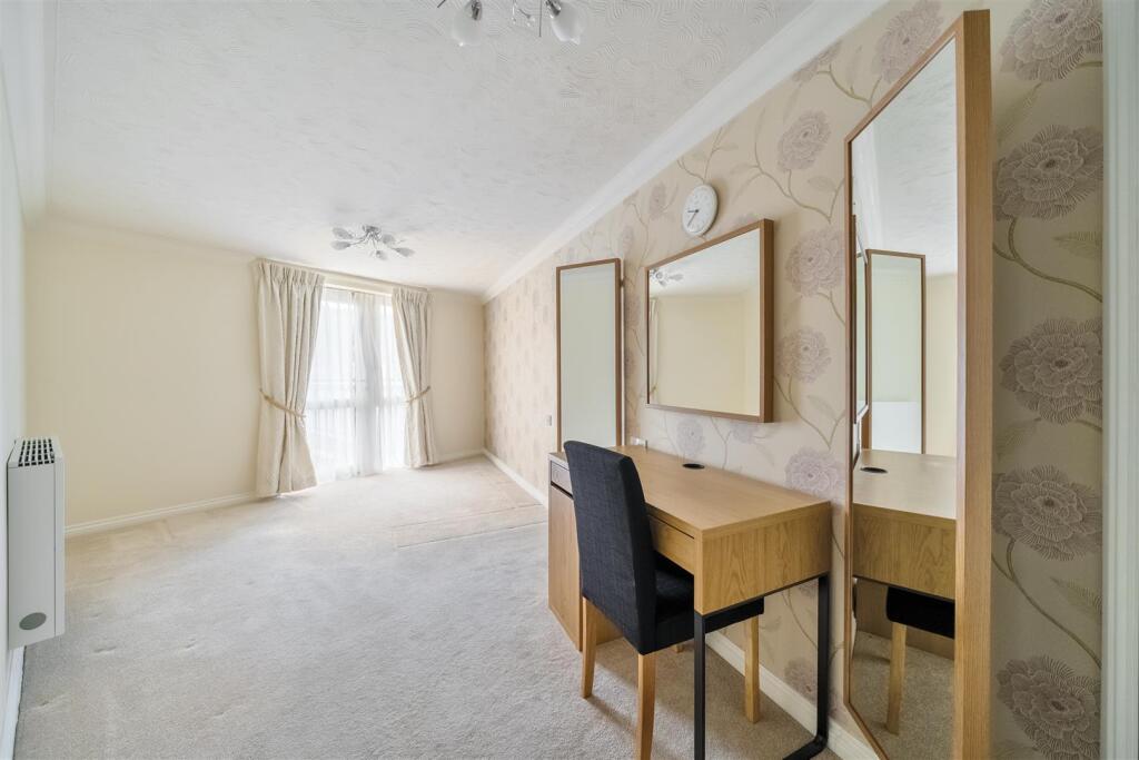 Caterham Lodge, Caterham, Surrey photo 4