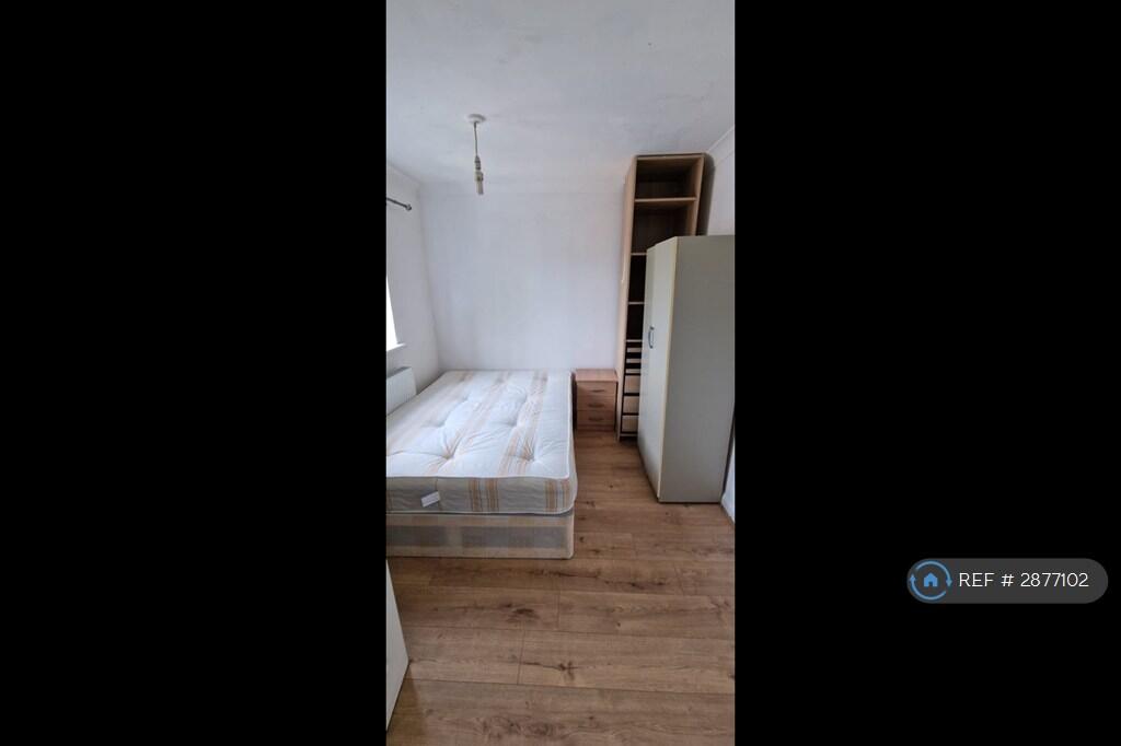 5 bedroom terraced house for rent