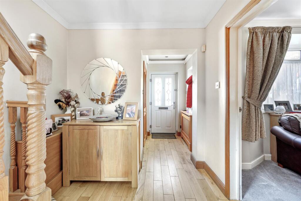 House in London - View 3