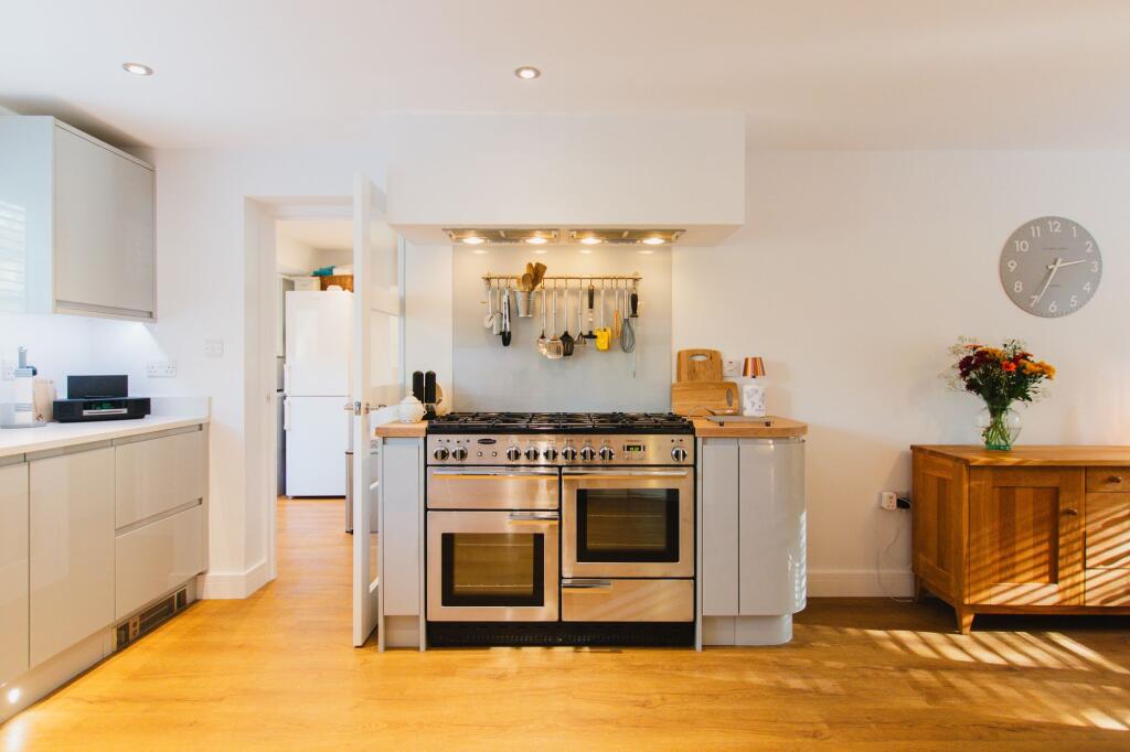 House in Cherwell, West Adderbury, Adderbury - More