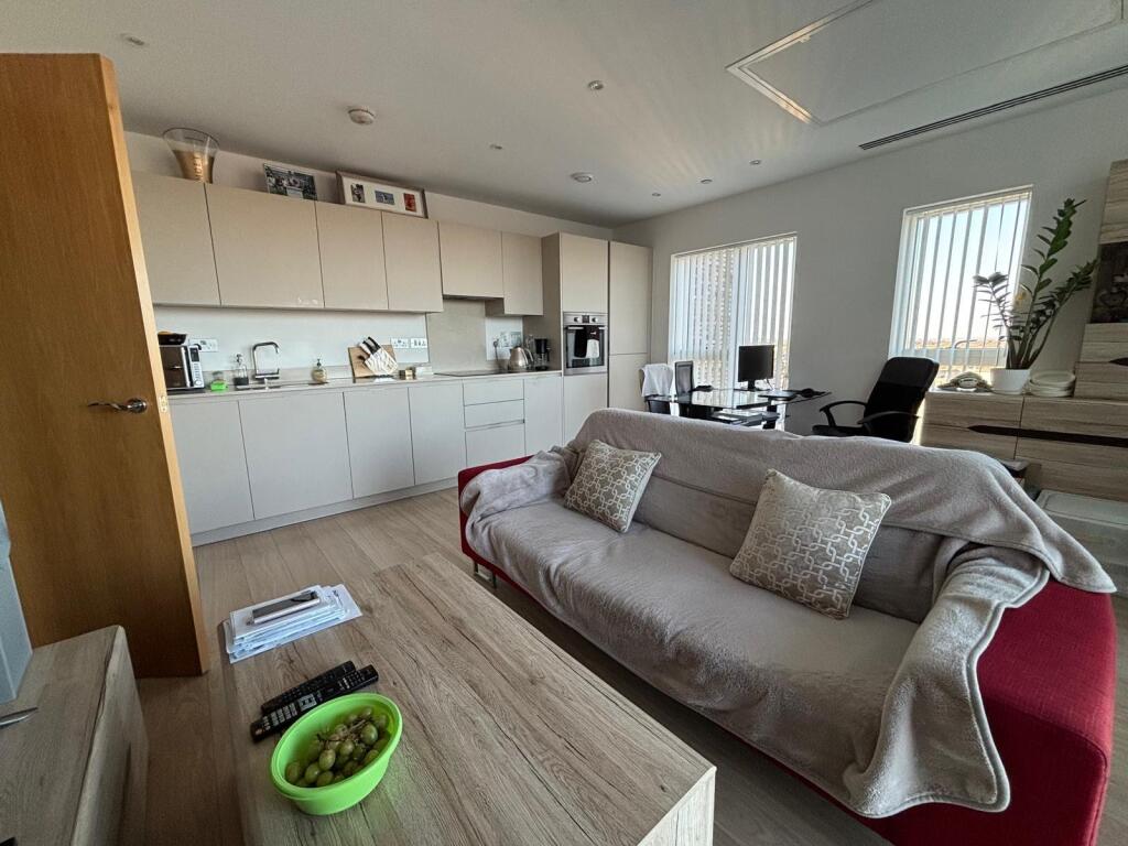 Santina Apartments, 45 Cherry Orchard Road, Morello, Croydon, CR0 – pohled 4